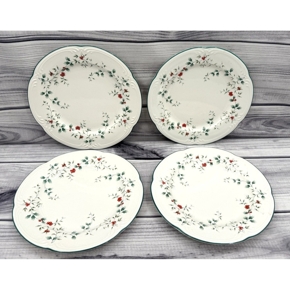 LOT OF 4 PFALTZGRAFF WINTERBERRY 10 3/8" DINNER PLATES - HOLIDAY HOLLY / BERRY